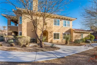 Photo #3: 2479933 Listing 