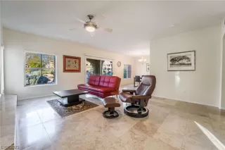 Photo #4: 2479933 Listing 