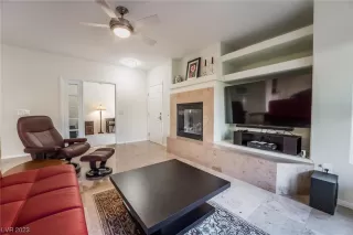 Photo #6: 2479933 Listing 