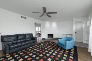 Photo #4: 2479939 Listing 