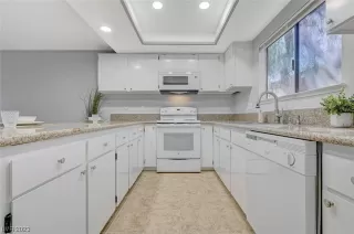 Photo #1: 2479948 Listing