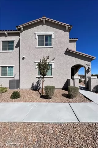 Photo #3: 2479950 Listing