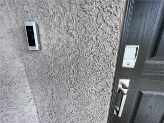 Photo #4: 2479950 Listing