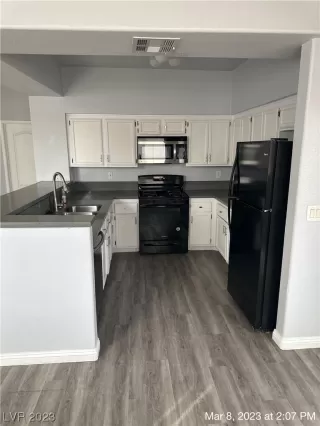 Photo #2: 2480006 Listing 