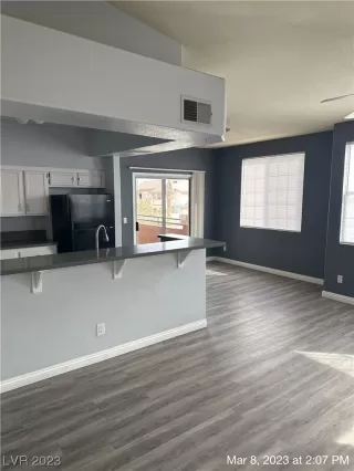 Photo #4: 2480006 Listing 