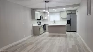 Photo #2: 2480008 Listing 