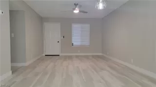 Photo #4: 2480008 Listing 