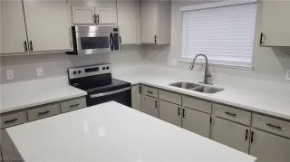 Photo #6: 2480008 Listing 