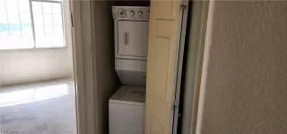 Photo #2: 2480015 Listing