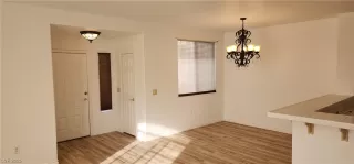 Photo #6: 2480015 Listing