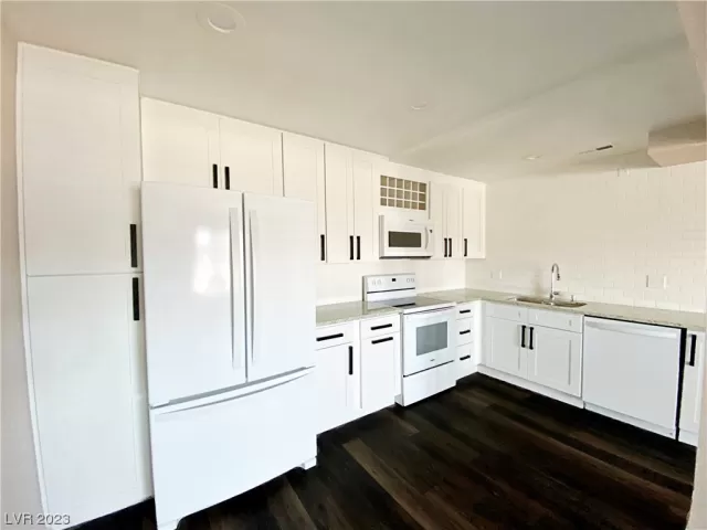 MLS: 2480035 Condo For Sale