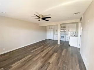 Photo #1: 2480035 Listing 