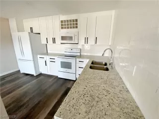 Photo #2: 2480035 Listing 