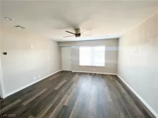 Photo #3: 2480035 Listing 