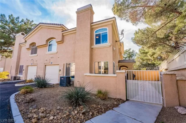 MLS: 2480036 Condo For Sale