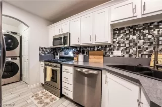 Photo #2: 2480036 Listing