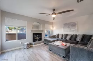 Photo #4: 2480036 Listing