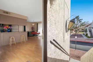 Photo #3: 2480049 Listing