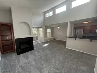 Photo #4: 2480072 Listing