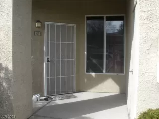 Photo #5: 2480088 Listing 