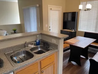 Photo #3: 2480094 Listing 