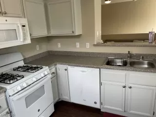 Photo #4: 2480094 Listing 