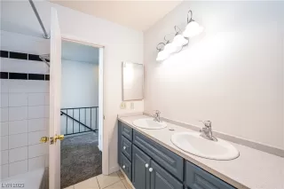 Photo #5: 2480128 Listing