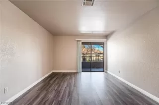 Photo #5: 2480131 Listing 