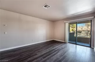 Photo #6: 2480131 Listing 