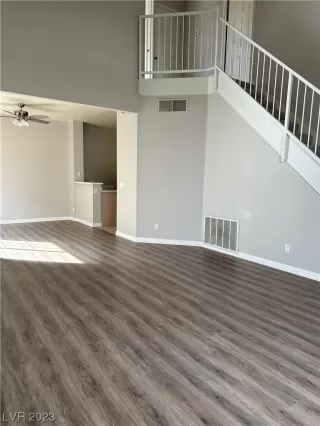 Photo #3: 2480137 Listing 