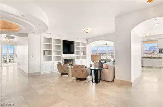 Photo #4: 2480155 Listing 