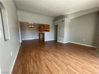 Photo #2: 2480167 Listing 