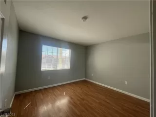 Photo #4: 2480167 Listing 