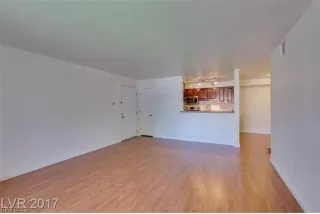 Photo #3: 2480214 Listing 