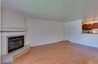 Photo #4: 2480214 Listing 