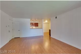 Photo #6: 2480214 Listing 