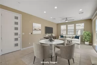 Photo #2: 2480221 Listing