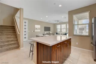 Photo #4: 2480221 Listing