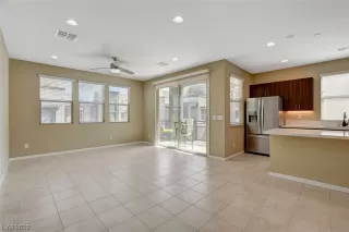 Photo #5: 2480221 Listing