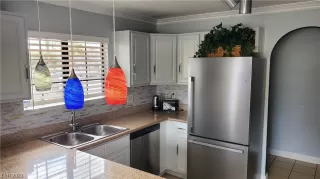 Photo #3: 2480242 Listing 