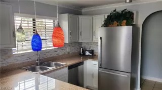 Photo #4: 2480242 Listing 