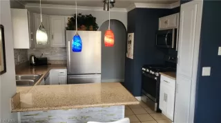 Photo #5: 2480242 Listing 