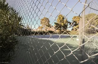 Photo #5: 2480245 Listing 