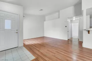 Photo #4: 2480247 Listing 