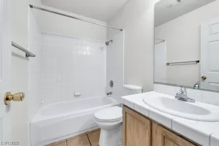 Photo #5: 2480247 Listing 