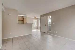 Photo #5: 2480317 Listing