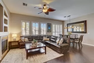 Photo #4: 2480324 Listing