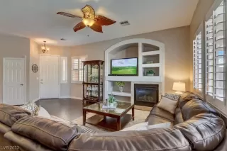 Photo #5: 2480324 Listing