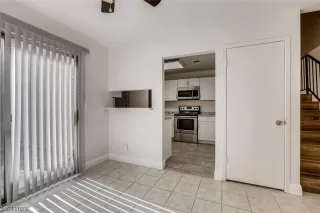 Photo #5: 2480330 Listing 