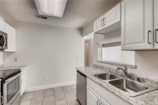 Photo #6: 2480330 Listing 